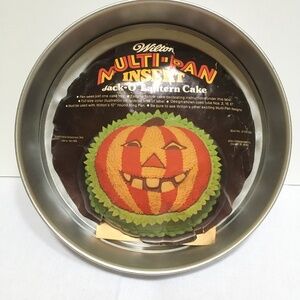 WILTON MULTI-PAN JACK-O'LANTERN NOVELTY SHAPE ALUMINUM CAKE PAN Pumpkin